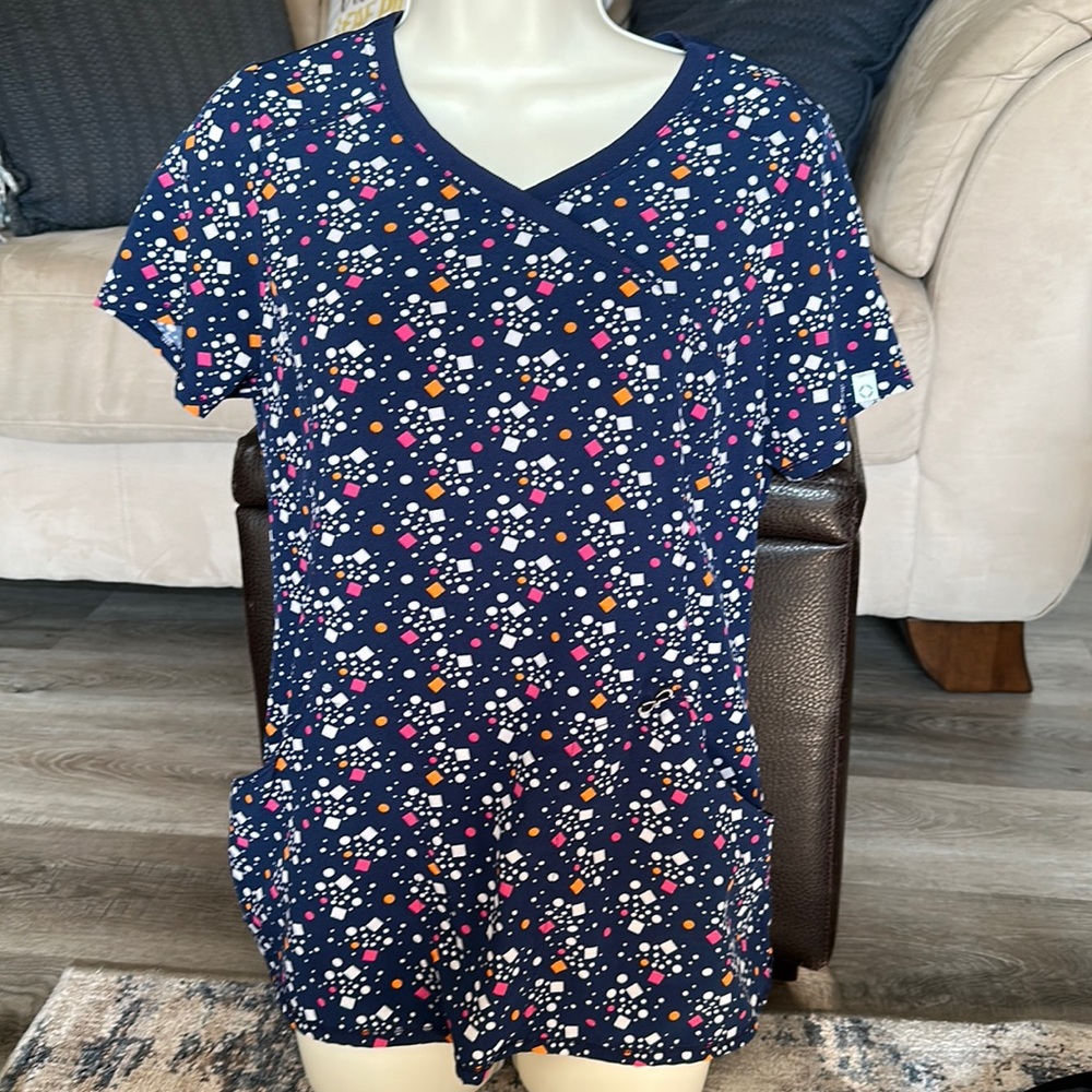 Cherokee Infinity size small women scrub top